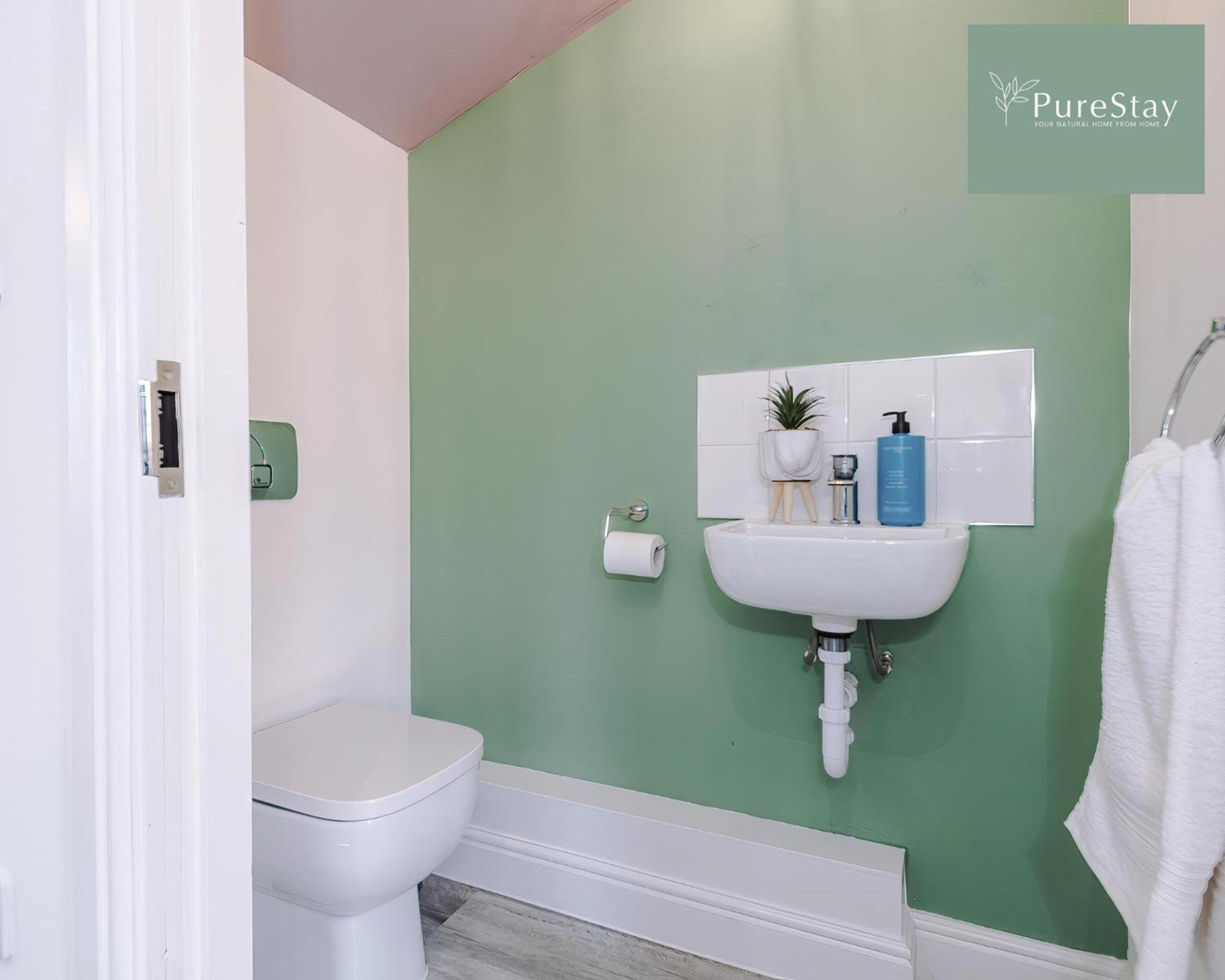Stunning Five Bedroom Manchester House With Free Parking By Purestay Short Lets & Serviced Accommodation Luaran gambar