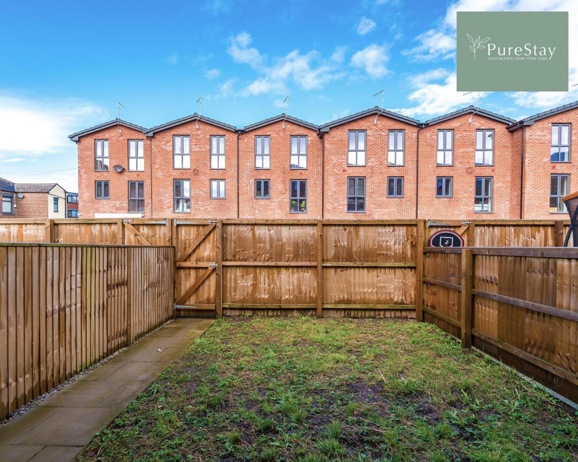 Stunning Five Bedroom Manchester House With Free Parking By Purestay Short Lets & Serviced Accommodation Luaran gambar